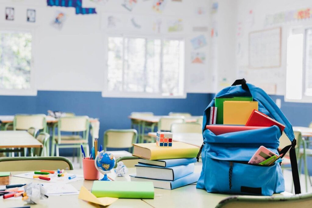 Σχολείο, Τάξη, Μαθητής, Δάσκαλος, Εκπείδευση